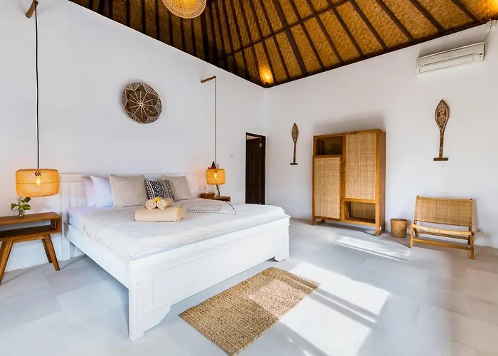 Villa Chandika - 4 Bdr With Private Pool, Walk To The Seminyak (Bali)