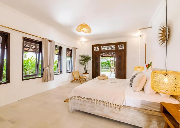 Chandika - 4 Bdr With Private Pool, Walk To The Villa