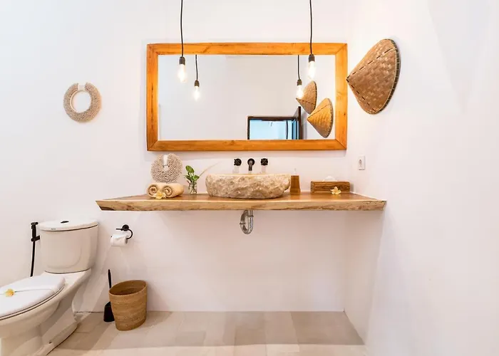 Chandika - 4 Bdr With Private Pool, Walk To The Seminyak (Bali)