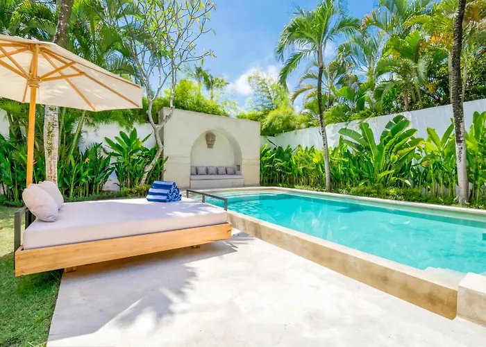 Villa Chandika - 4 Bdr With Private Pool, Walk To The
