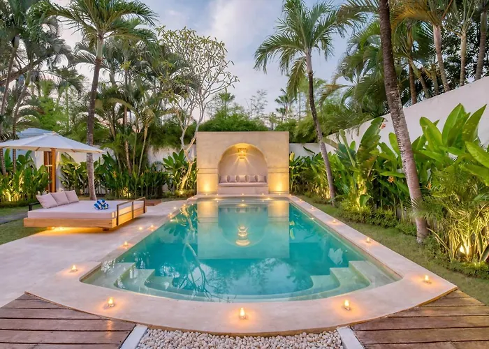 Villa Chandika - 4 Bdr With Private Pool, Walk To The