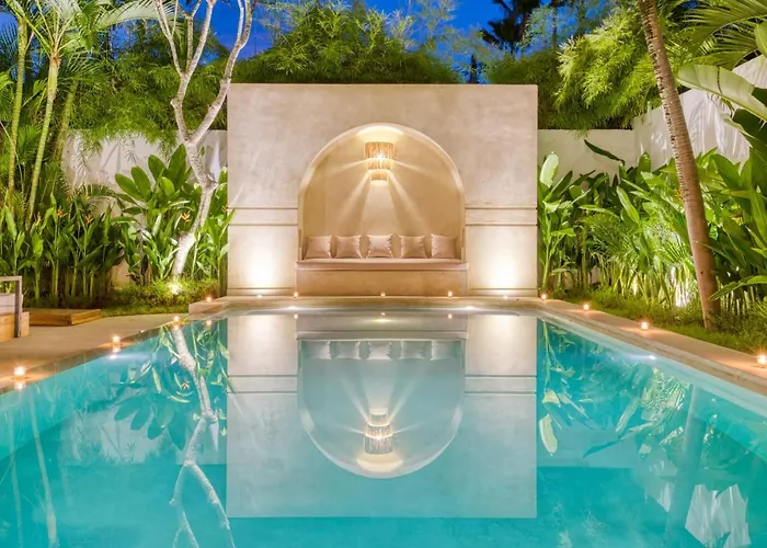 Villa Chandika - 4 Bdr With Private Pool, Walk To The Seminyak (Bali)