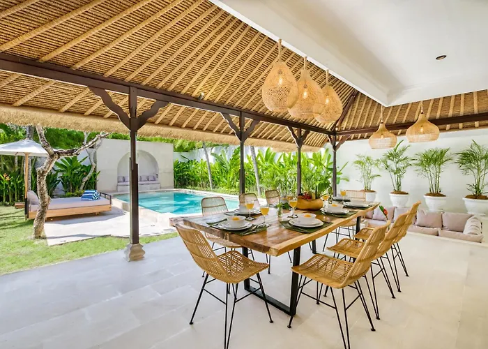 Villa Chandika - 4 Bdr With Private Pool, Walk To The *