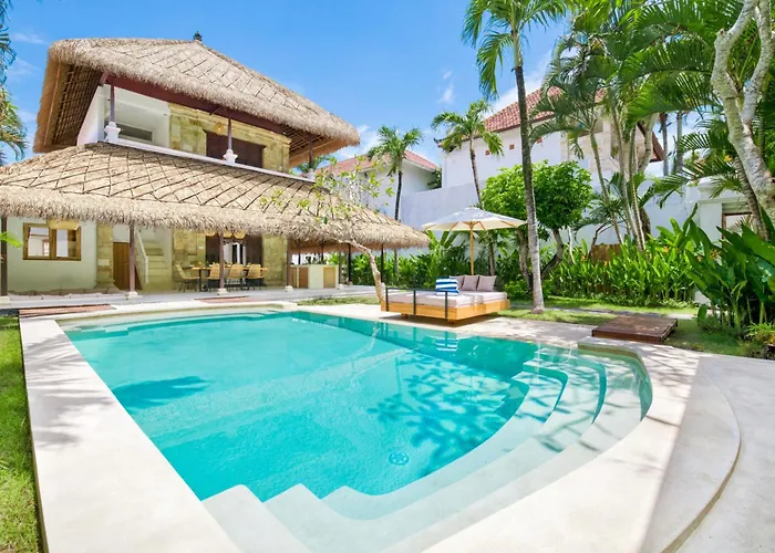 Chandika - 4 Bdr With Private Pool, Walk To The سمينياك