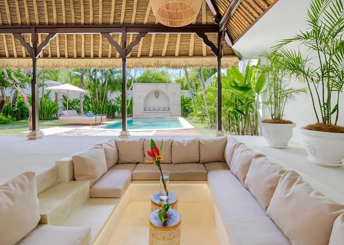 Chandika - 4 Bdr With Private Pool, Walk To The