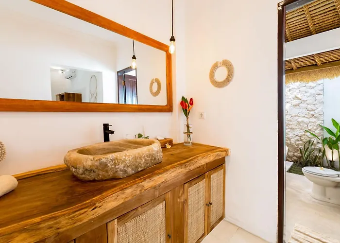 Chandika - 4 Bdr With Private Pool, Walk To The