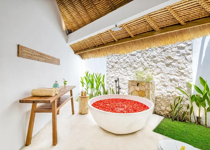 Villa Chandika - 4 Bdr With Private Pool, Walk To The *